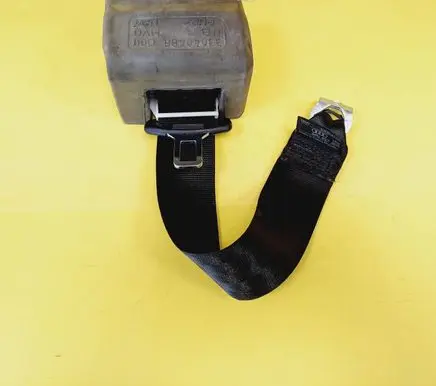 Rear seatbelt