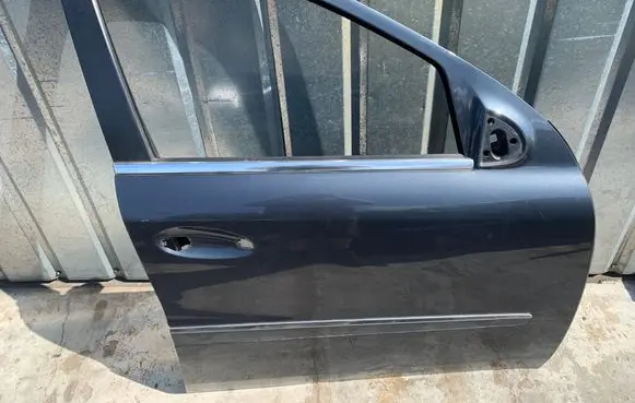 Mercedes-Benz ML W164 Front door
