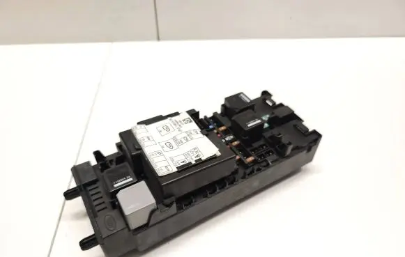 Land Rover Range Rover L405 Fuse module JPLA14A073BB 5C5A11F01 03072018