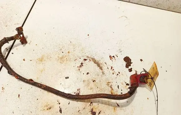 Dodge Caliber Positive cable (battery) 