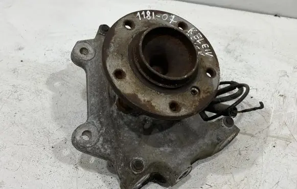 BMW 1 E81 E87 Front wheel hub 6764444 22012100