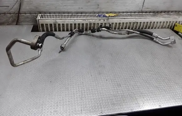 Air conditioning (A/C) pipe/hose
