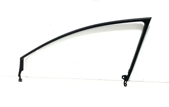 Toyota Avensis T270 Front door window/glass frame 6766305010
