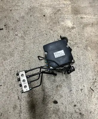 BMW 7 F01 F02 F03 F04 ABS Pump 6851384 6851382