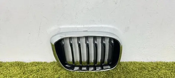 BMW X4 G02 Front bumper upper radiator grill 7440854