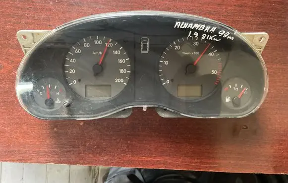 Seat Alhambra (Mk1) Speedometer (instrument cluster) 7M0920821H