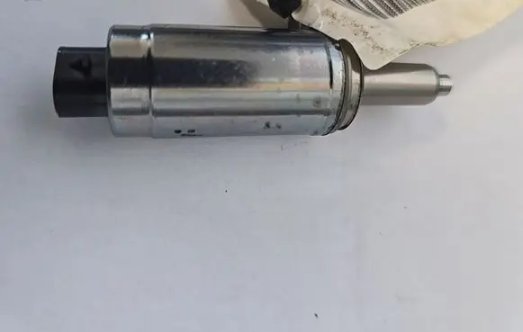 Skoda Superb B6 (3T) Camshaft vanos timing valve 06E103697K