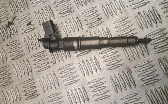 BMW X5 E70 Fuel injector 0445115077