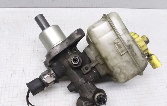 Audi A3 S3 8L Master brake cylinder 03350884581