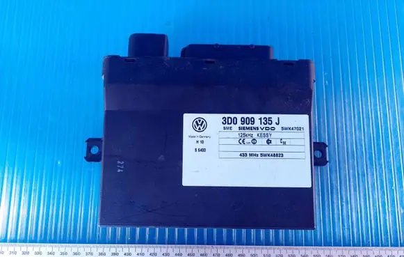 Volkswagen Touareg I Keyless (KESSY) go control unit/module 3D0909135J 5WK47021
