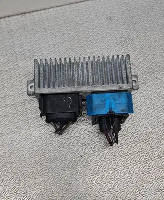 Renault Trafic III (X82) Glow plug pre-heat relay 271206395R