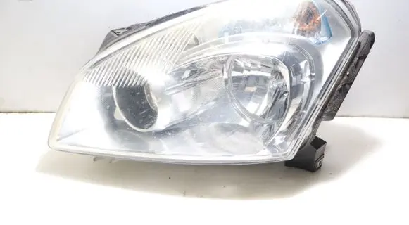 Nissan Qashqai Headlight/headlamp
