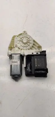 Volkswagen PASSAT B6 Front door window regulator motor 1k0959702q