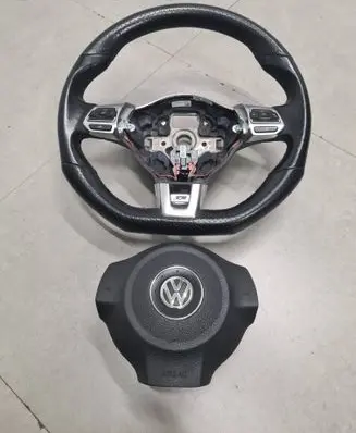 Volkswagen Tiguan Steering wheel 1K8419091 5K0880201AC