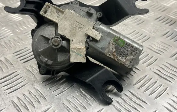 Dacia Logan I Rear window wiper motor 8200441376A