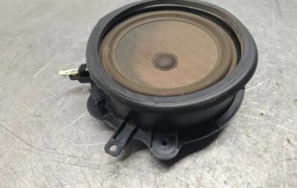 Audi A3 S3 8P Front door speaker 8P0035411