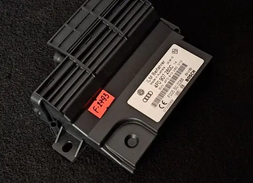 Audi A6 S6 C6 4F Power management control unit 4F0907280C