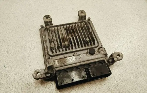 Mercedes-Benz Sprinter W906 Engine control unit/module A6519000700 A6519010600 28429285