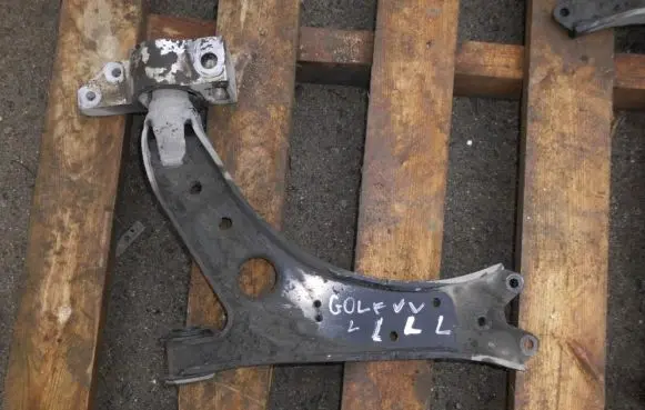 Volkswagen Golf V Front lower control arm/wishbone