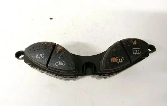 Ford Focus Windscreen/window heater switch 98ag19a945ch