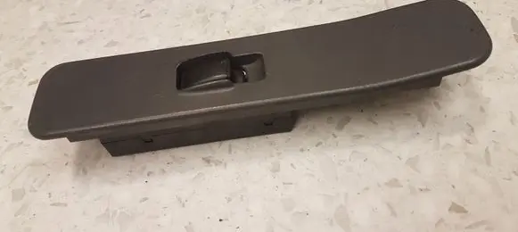 Mitsubishi Pajero Sport I Electric window control switch MR763632