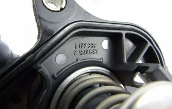 BMW 3 E46 Thermostat housing 1162837