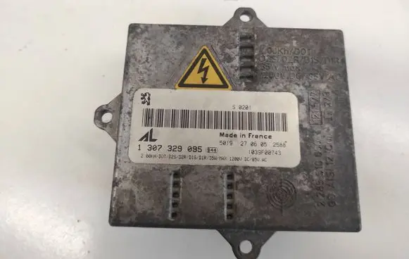 Peugeot 407 Headlight ballast module Xenon 1307329095 1039F00743