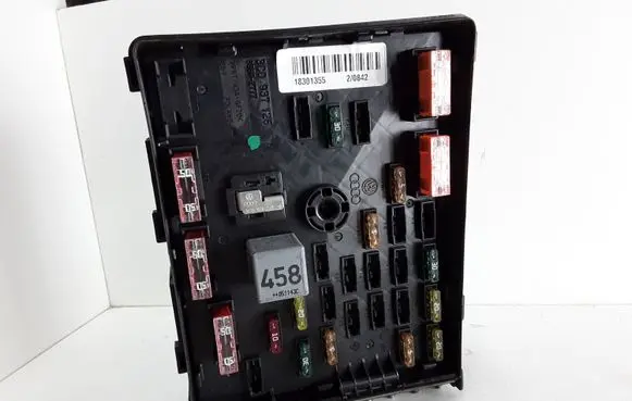 Volkswagen PASSAT B6 Fuse module 3C0937125