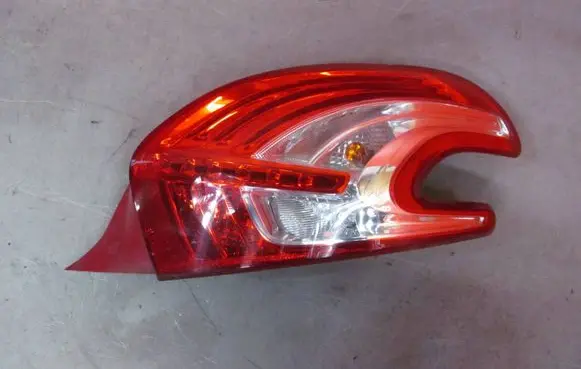 Peugeot 208 I Rear/tail lights 9672628380