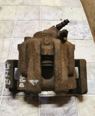 BMW 1 E81 E87 Front brake caliper