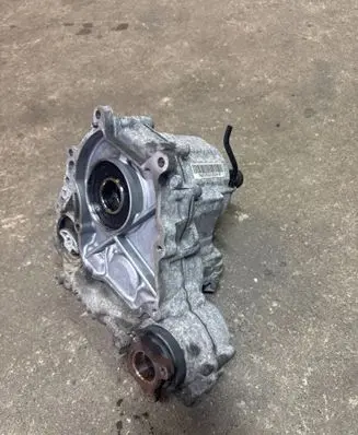 BMW X1 E84 Gearbox transfer box case 7643755