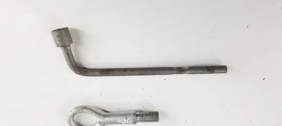 Suzuki Kizashi Towing hook eye 
