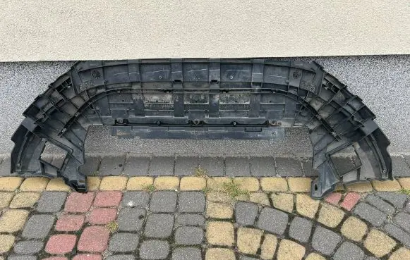 Volvo V40 Engine splash shield/under tray 31283742 BP8BB