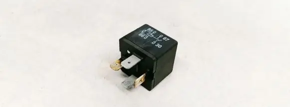 Audi A6 S6 C5 4B Other relay 8D0951253A
