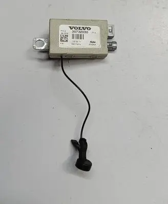 Volvo C30 Aerial antenna amplifier 30732030 28018752
