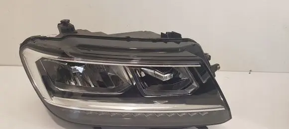 Volkswagen Tiguan Headlight/headlamp