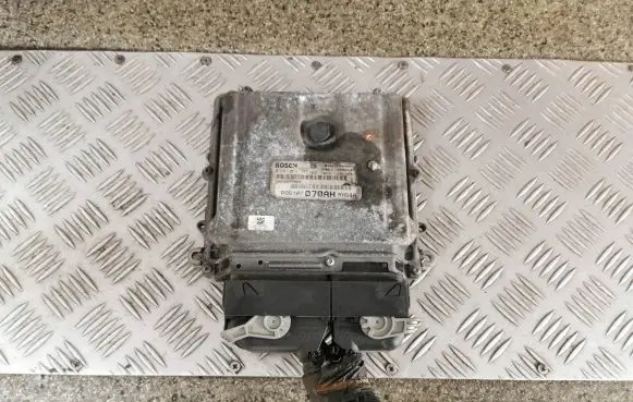 Chrysler Grand Voyager V Engine control unit/module P05187070AH