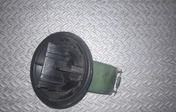 Volkswagen Polo V 6R Heater blower motor/fan resistor 12375