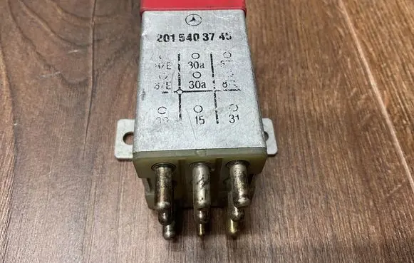 Mercedes-Benz S W126 Other relay 2015403745