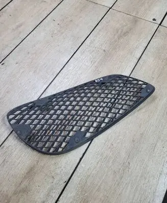 Mercedes-Benz E W212 Front bumper lower grill A2128850623