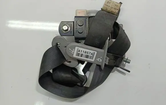 Honda FR-V Rear seatbelt 0434018