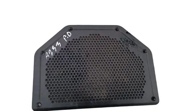BMW 3 E90 E91 Subwoofer grill/trim 4913631819
