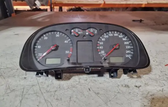 Volkswagen Golf IV Speedometer (instrument cluster) 1J0920806G