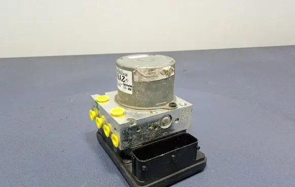 Hyundai ix35 ABS Pump 589202Y610