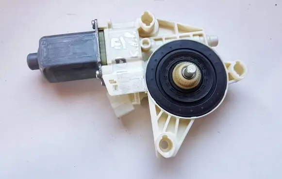 Mercedes-Benz V Class W447 Front door window regulator motor A4479063500 0130322558