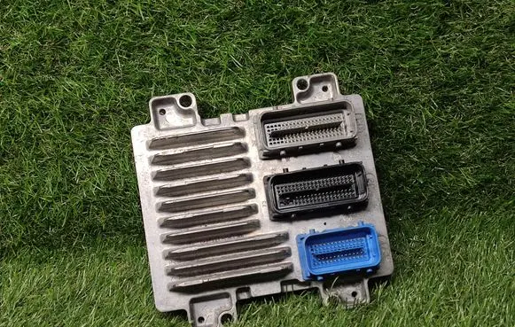 Buick Encore I Engine control unit/module ECU 12695536 12692201