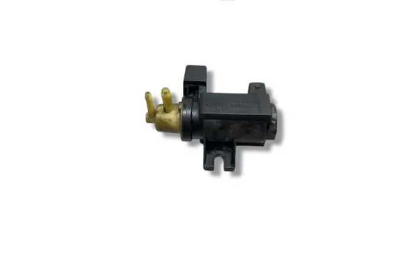Opel Insignia A Turbo solenoid valve 55573362