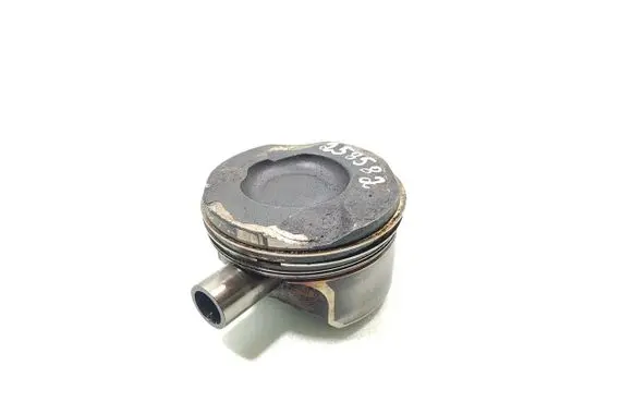 BMW 1 E81 E87 Piston 