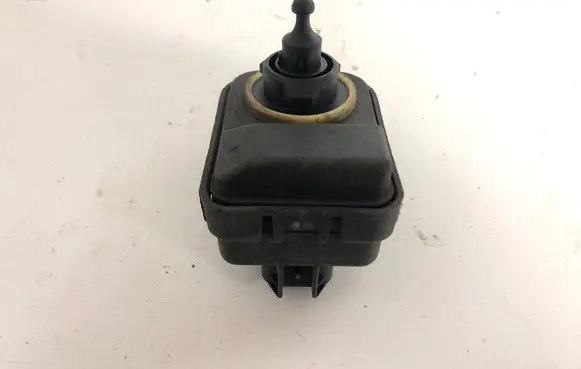 Headlight level adjustment motor