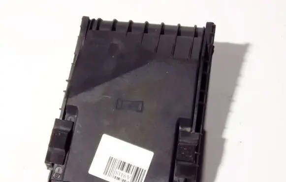 Audi TT TTS Mk2 Fuse box cover 1k0937132f 0-1718006-1